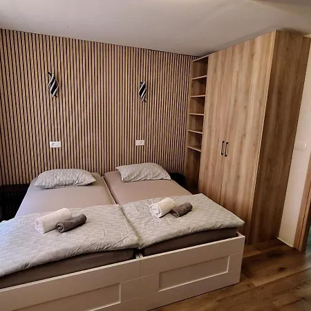 Sleep House Motel *